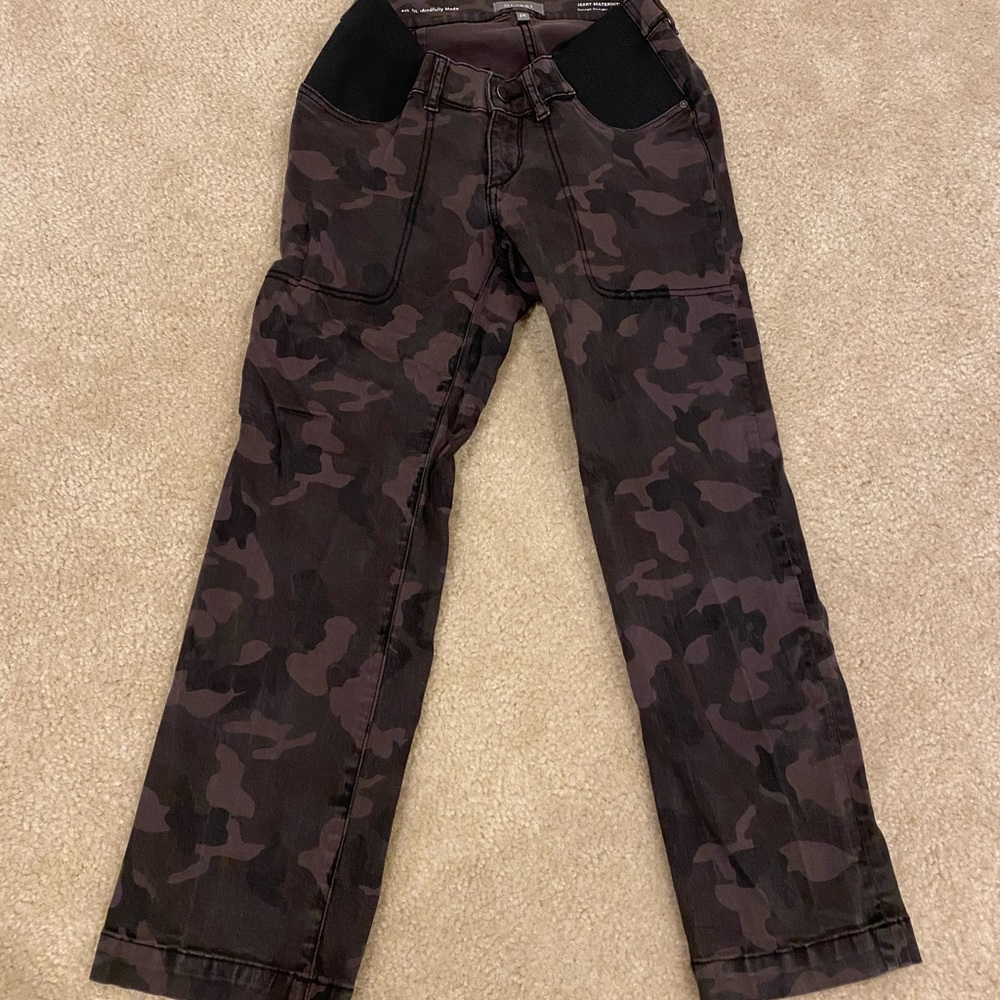 DL1961 camo straight leg cropped pants